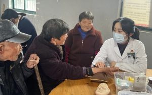 踐行雷鋒精神，義診傳遞溫暖——吳興區(qū)中西醫(yī)結(jié)合醫(yī)院3.5學(xué)雷鋒義診活動(dòng)