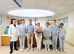 暖心慰問送祝福 致敬白衣天使——各級領導蒞臨我院開展護士節(jié)慰問活動
